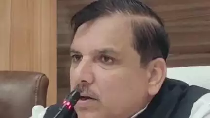 सर्किट हाउस में प्रेस कांफ्रेंस के दौरान आप सांसद संजय सिंह ने कहा- पंचायत चुनाव अकेले लड़ेगी आम आदमी पार्टी