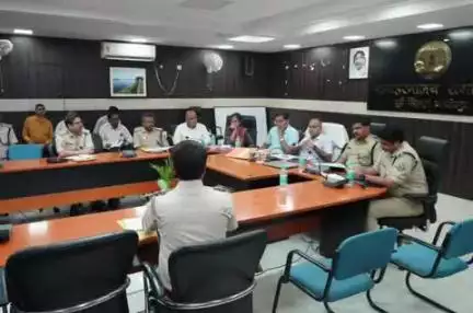 गोलमुरी-सह-जुगसलाई: साकची में कारा सुरक्षा पर उपायुक्त ने की समीक्षा बैठक