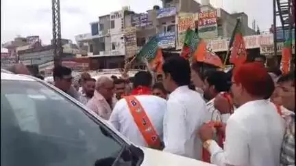 श्रीमाधोपुर: मील तिराहे पर शिक्षा मंत्री मदन दिलावर का भाजपा कार्यकर्ताओं ने किया स्वागत, खंडेला विधायक सुभाष मील भी रहे मौजूद