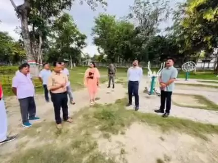 पूर्णिया पूर्व: जिलाधिकारी ने ग्रीन पार्क का किया निरीक्षण, अधिकारियों को दिए कई दिशा-निर्देश