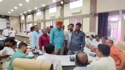 रामगंजमण्डी: बिजली आपूर्ति व्यवस्था में सुधार के लिए पालिका सभागार में बैठक का आयोजन किया गया