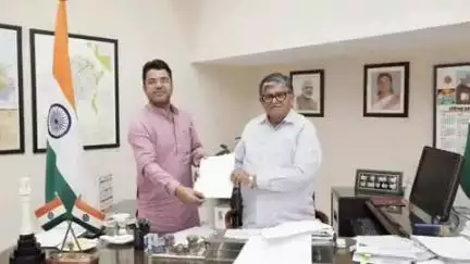 पंजाब के राज्यपाल से श्रीगंगानगर ZRUCC के सदस्य एडवोकेट मुकेश गोदारा ने की मुलाकात, पर्याप्त पानी दिलाने हेतु की मांग