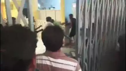 महनार: महनार CHC में नशे में धुत युवकों ने स्वास्थ्यकर्मियों और पुलिसकर्मियों से की मारपीट