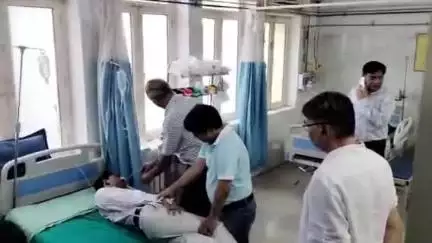 मुरादाबाद: सिविल लाइंस थाना क्षेत्र में एडी हेल्थ कार्यालय के डाटा ऑपरेटर ने जहरीला पदार्थ खाकर जान देने का प्रयास किया
