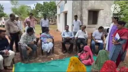 आगर: ग्राम कांकर में प्रशिक्षित महिलाओं ने किया जल परीक्षण, केंद्रीय दल ने की सराहना