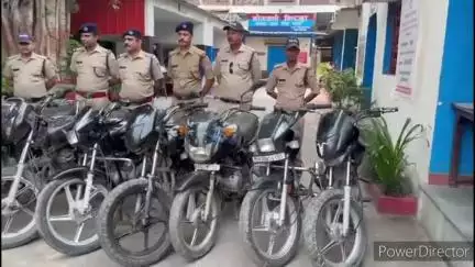 किच्छा: किच्छा में बाइक चोर गिरोह का भंडाफोड़, पुलिस ने चार आरोपियों को पकड़ा और 11 मोटरसाइकिल बरामद की