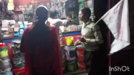 বরজোড়া: DYFIরাজ্য সম্মেলনকে সামনেরেখে বড়জোড়া DYFI মধ্য লোকাল কমিটির তরফে তহবিল সংগ্রহ অভিযান কর্মসূচি করাহল হাট আশুড়িয়ামোড়ে