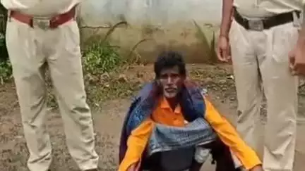 रायगढ़: ग्राम कंड्राजा में बकरी चराने की मामूली बात पर एक युवक ने ग्रामीण पर टांगी से किया वार, पुलिस ने आरोपी को किया गिरफ्तार
