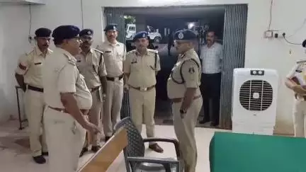 साजा: पुलिस महानिरीक्षक दुर्ग रेंज दुर्ग ने बेमेतरा भ्रमण के दौरान थाना नांदघाट चंदनू एवं चौकी मारो का निरीक्षण कर लिया जायजा