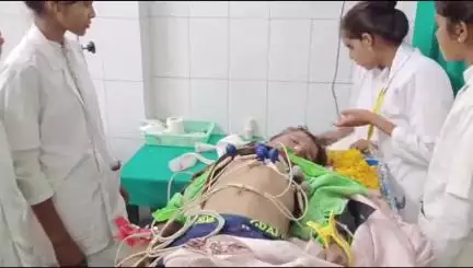 छोटी सरवन: गोपालपुरी गांव में घर के बाहर पलंग पर बैठे किशोर को जहरीले जानवर ने काट लिया, हुई मौत, शव का पोस्टमार्टम कर सौंपा गया