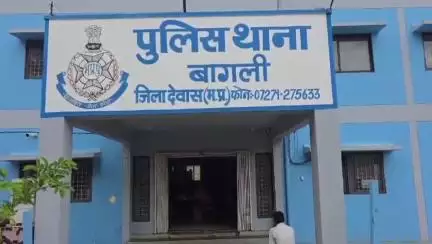 बागली: 1 माह से लापता नाबालिग बालिका 18 जून को जिला बड़वानी से सकुशल मिली, परिजनों को सौंपा गया
