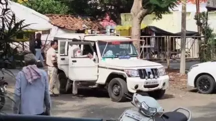 बीना: नए बस स्टैंड अंडर ब्रिज के पास 3 वर्षीय बच्ची के साथ हैवानियत की कोशिश, आरोपी को पुलिस को सौंपा