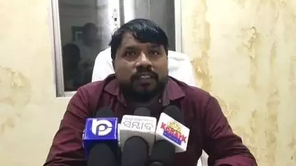 ଖରିଆର: ପାଣି ସମସ୍ୟା ନେଇ ଖଡ଼ିଆଳ ବ୍ଲକ ଘେରିଲେ ପୋକଟପଡ଼ାର ମହିଳା; ପ୍ରତିକ୍ରିୟା ରଖିଲେ ବ୍ଲକ ଉପାଧ୍ୟକ୍ଷ ଗୌତମ ତାଣ୍ଡି
