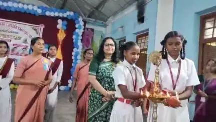 सिमडेगा: उर्सुलाइन कॉन्वेंट स्कूल सामटोली में सम्मान कार्यक्रम आयोजित, सिमडेगा डीसी अतिथि के रूप में शामिल हुईं