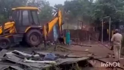 मांडू: कुजू नया मोड़ पर वन विभाग ने चलाया अतिक्रमण हटाओ अभियान
