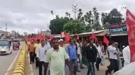 ধর্মনগর: কদমতলা বাজার এলাকায় CPI(M)-র মিছিল, উপস্থিত বিধায়ক