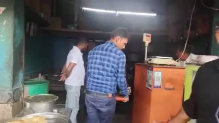धनबाद/केंदुआडीह: बरटांड़ स्थित न्यू बाबा स्वीट्स में कर्मी की अचानक मौत, पुलिस जांच में जुटी