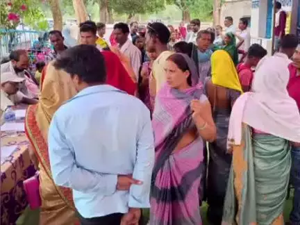 भैयाथान: धरती आबा जनजातीय ग्राम उत्कर्ष अभियान के तहत भैयाथान ब्लॉक के विभिन्न ग्राम पंचायतों में शिविर का किया जा रहा आयोजन