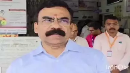 कुडाळ: नादुरूस्‍त साकवांचा ग्रामस्‍थांनी वापर करू नये; जिल्‍हाधिकारी अनिल पाटील यांचे आवाहन