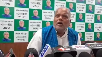 पटना ग्रामीण: राजद नेता तेजस्वी यादव के बयान पर जदयू प्रदेश कार्यालय में मंत्री श्रवण कुमार की प्रतिक्रिया
