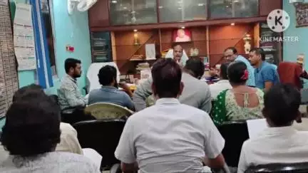 রঘুনাথপুর ২: চেলিয়ামার BDOঅফিসে ভোট গ্রহণ কেন্দ্র বাড়ানো সহ অন্যান্য বিষয়ে সর্বদলীয় প্রশাসনিক বৈঠক হল,উপস্থিত BDOসহ অন্যান্যরা