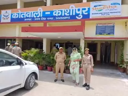 काशीपुर: कटोराताल पुलिस चौकी इंचार्ज विपुल जोशी ने एक महिला वारंटी को पक्का कोट से किया गिरफ्तार