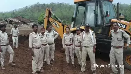हर्रई: बटकाखापा वन परिक्षेत्र के गंगई में वन विभाग ने अतिक्रमण की गई भूमि को मुक्त करवाया