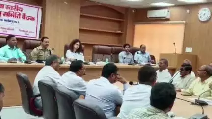 महोबा: कलेक्ट्रेट में उद्योग बंधु बैठक सम्पन्न, औद्योगिक विकास और समस्याओं के समाधान के लिए दिए गए निर्देश