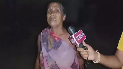 पलारी: सरकीपार में बरसात आते सतनामी पारा के रोड पर भरा पानी,स्कूल भी हुआ शुरू, छात्रों को स्कूल जाने में दिक्कत #jansamasya