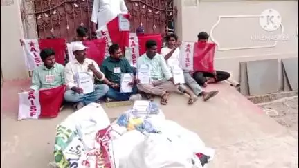 ఖమ్మం అర్బన్: ఖమ్మం లో విద్యను వ్యాపార పరం చేస్తే దాడులు తప్పవు AISF జిల్లా సమితి కార్యదర్శి ఇటికాల రామకృష్ణ
