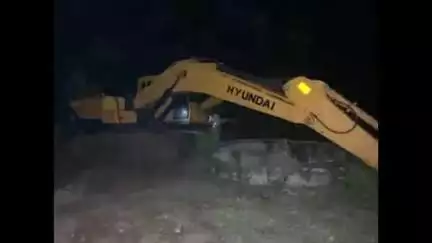 राजिम: ग्राम बकली में रेत के अवैध उत्खनन एवं परिवहन पर एक चैन माउंटेन मशीन और दो हाईवा पर दर्ज हुआ प्रकरण