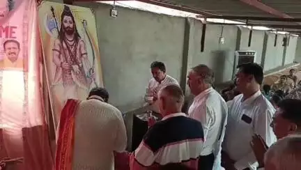 डूंगरपुर: विप्र फाउंडेशन की ओर से बुधवार शाम 4 बजे शहर के एक निजी स्कूल में प्रतिभा सम्मान समारोह आयोजित हुआ