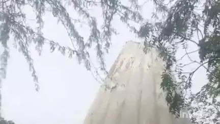 देेवगढ़: देवगढ़ के शक्करगढ़ में आकाशीय बिजली गिरने से पिपलाज माताजी के मंदिर का गुंबद हुआ क्षतिग्रस्त