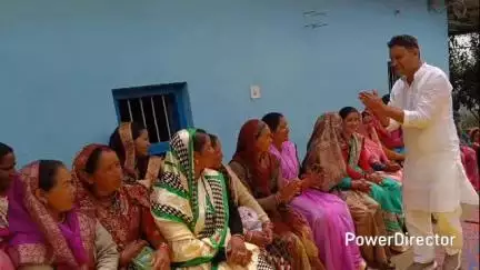 धारी: विधायक रामसिंह कैड़ा को धारी ब्लॉक के ग्रामीणों ने समस्याएं बताई, कैड़ा ने अधिकारियों से जल्द कार्रवाई करने को कहा
