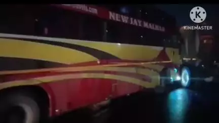 हवेली: पुणे अहिल्यानगर रोडवर पहाटे ४ वाजता वाघोलीत कावेरी हॉटेल जवळ ट्रॅव्हल्सबस डंपरचा अपघात