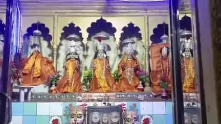 बांधवगढ़: शांति मार्ग स्थित प्राचीन राम मंदिर में पुजारी जी द्वारा संध्या आरती की गई
