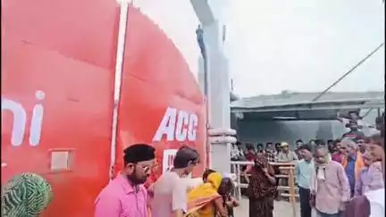 विजयराघवगढ़: कैमोर: ठेका श्रमिक की मौत के बाद परिजनों का आक्रोश, एसीसी कंपनी के गेट पर शव रखकर प्रदर्शन, मुआवजे की मांग