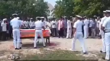 नारनौल: नारनौल के पास निवाजनगर में सड़क हादसे में नेवी के जवान की ड्यूटी के दौरान मौत