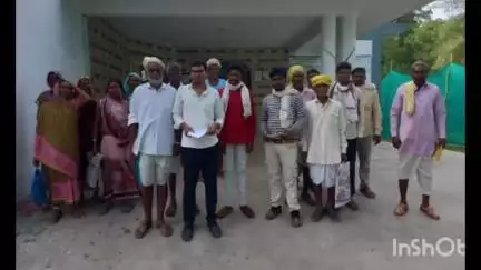 भीमपुर: ग्राम महतपुर जावरा के ग्रामीणों ने वन अधिकार पत्र की मांग को लेकर वन विभाग को ज्ञापन सौंपा