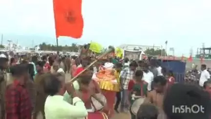 மேலூர்: "மதுரை முருக பக்தர்கள் மாநாட்டிற்காக அறுபடை கோவில்களில் இருந்து வேல்கள் எடுத்துவரப்பட்டு சிறப்பு பூஜை"