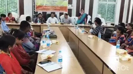 ବୀରମହାରାଜପୁର: ଉଳୁଣ୍ଡ ବ୍ଲକ୍ ସଭା ଗୃହରେ  ପ୍ରାକୃତିକ ବିପର୍ଯ୍ୟୟ ପରିଚାଳନା ପାଈଁ ପ୍ରସ୍ତୁତି ବୈଠକ , ଯୋଗଦେଲେ ଉପଜିଲ୍ଲାପାଳ