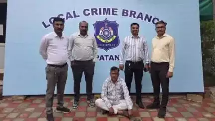 ચાણસ્મા: એલસીબી પોલીસે ચાણસ્મા ખાતે થી પ્રોહીબિશનના ગુનાઓ આચરવાની પ્રવૃત્તિ કરતા ઇસમને પાસા હેઠળ અમરેલી જેલમાં ધકેલ્યો