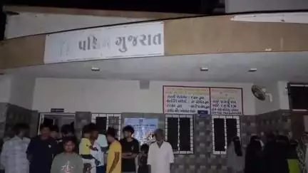 ઘોઘા: વીજળીના ધાંધિયાથી પરેશાન ગ્રામજનોનું રોષે ભરાયેલું ટોળું  PGVCL કચેરીએ દોડી આવ્યું#Jansmasya