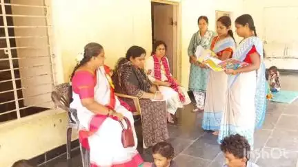 ఆళ్లగడ్డ మండలం అహోబిలం గ్రామంలో అంగన్వాడి కేంద్రాన్ని తనిఖీ చేసిన , సంక్షేమ శాఖ జిల్లా ప్రాజెక్టు డైరెక్టర్  లీలావతి