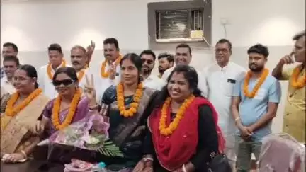 निरसा/चिरकुंडा: निरसा प्रखंड मुखिया संघ की जगन्नाथ महतो की अध्यक्षता में निजी होटल में बैठक संपन्न