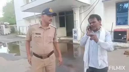 मुरैना नगर: एमएस रोड वीमार्ट के सामने ई-रिक्शा में व्यक्ति की जेब से ₹27000 उड़ाए, आरोपी फरार