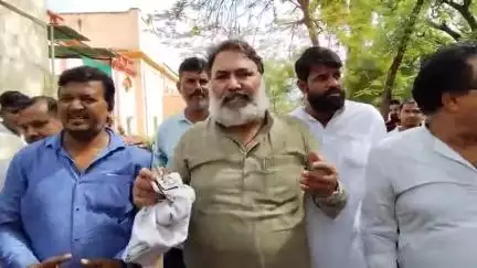 शिवपुरी नगर: शिवपुरी नपा अध्यक्ष पर पार्षदों ने चुनिंदा ठेकेदारों को फायदा पहुंचाने का आरोप लगाया