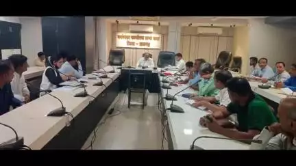 राजगढ़: राजगढ़ कलेक्ट्रेट कार्यालय में कलेक्टर ने भवन निर्माण कार्य समय सीमा में पूरा करने के निर्देश दिए