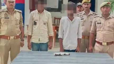 प्रतापगढ़: बुकनापुर मोड़ बस स्टॉप के पास हत्या के प्रयास से संबंधित 2 अभियुक्तों को अवैध तमंचा और कारतूस के साथ किया गया गिरफ्तार