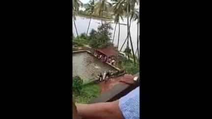 കാസര്‍ഗോഡ്: തളങ്കരയിലെ പള്ളിക്കുളത്തിൽ മുങ്ങിയ സഹോദരനെ രക്ഷിക്കാൻ ശ്രമിക്കുന്നതിനിടെ ബെംഗളൂരു സ്വദേശി മുങ്ങി മരിച്ചു